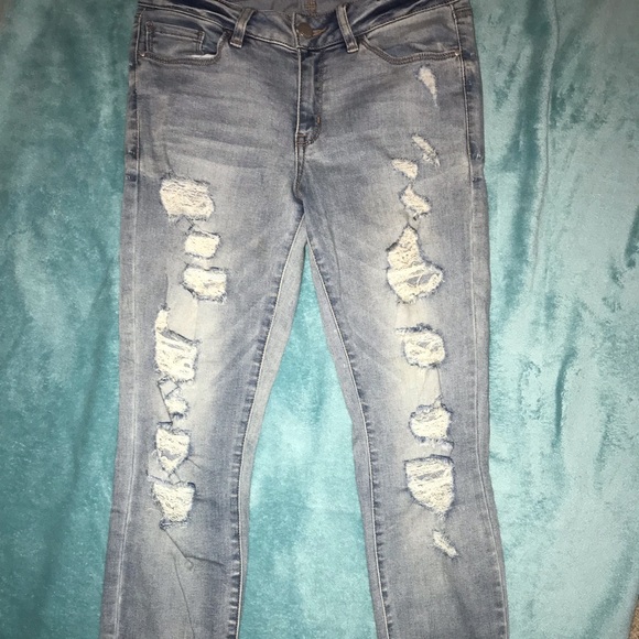 Light wash distressed skinny jeans - Picture 1 of 4